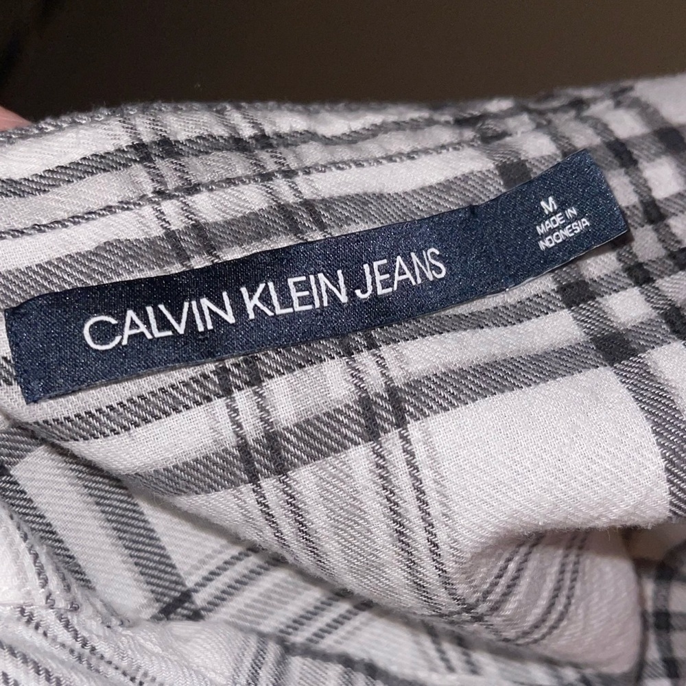 Calvin Klein Jeans flannel top Size M Great for Fall or Winter - Picture 4 of 6
